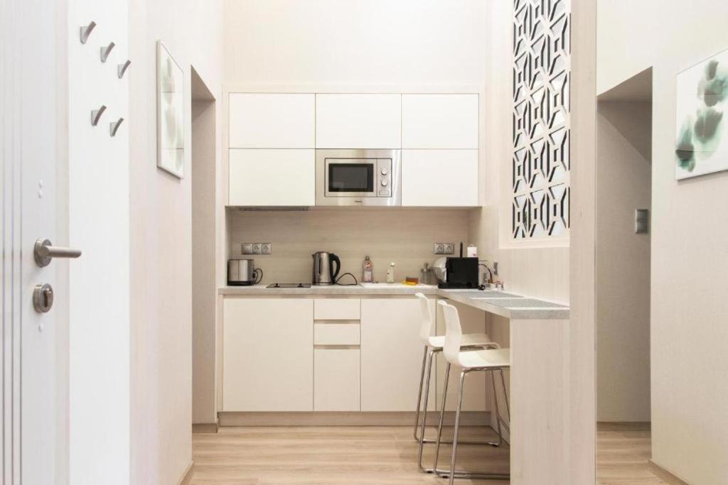 Revay 20 Suites By Corall Budapest Bagian luar foto