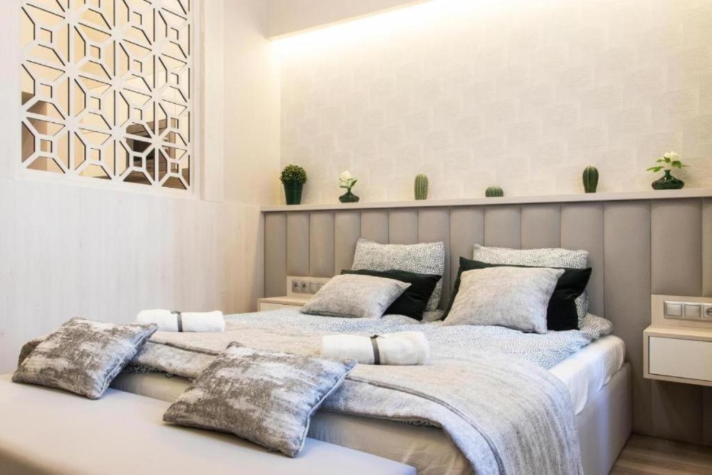 Revay 20 Suites By Corall Budapest Bagian luar foto