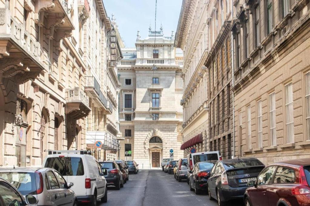 Revay 20 Suites By Corall Budapest Bagian luar foto