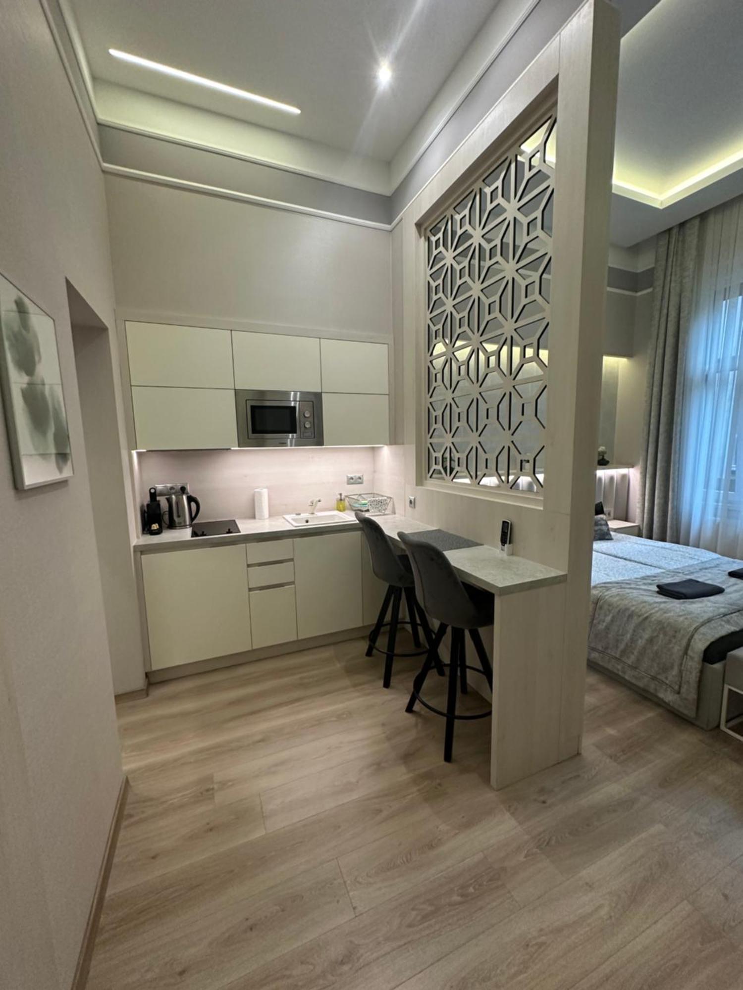Revay 20 Suites By Corall Budapest Bagian luar foto