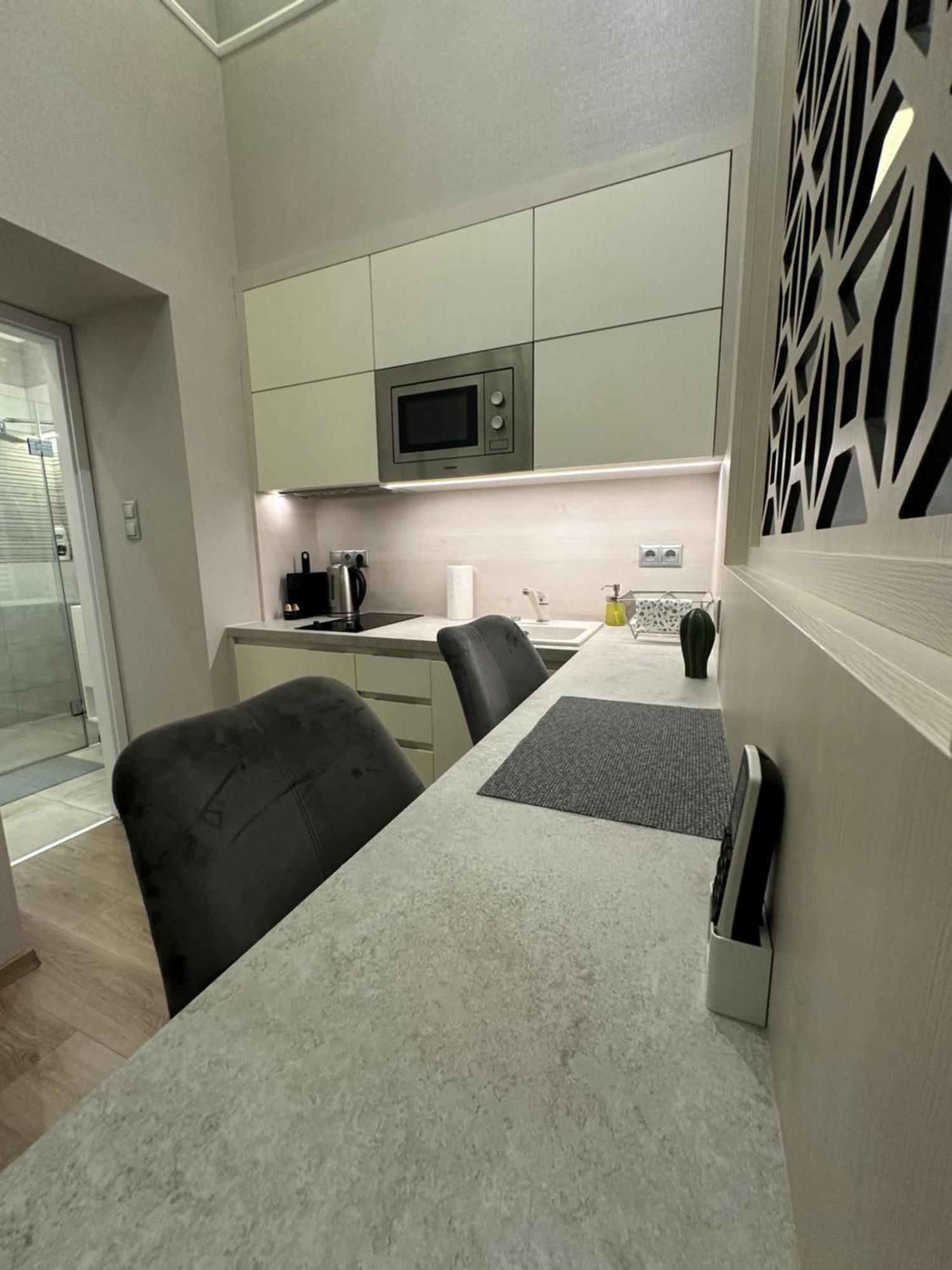 Revay 20 Suites By Corall Budapest Bagian luar foto