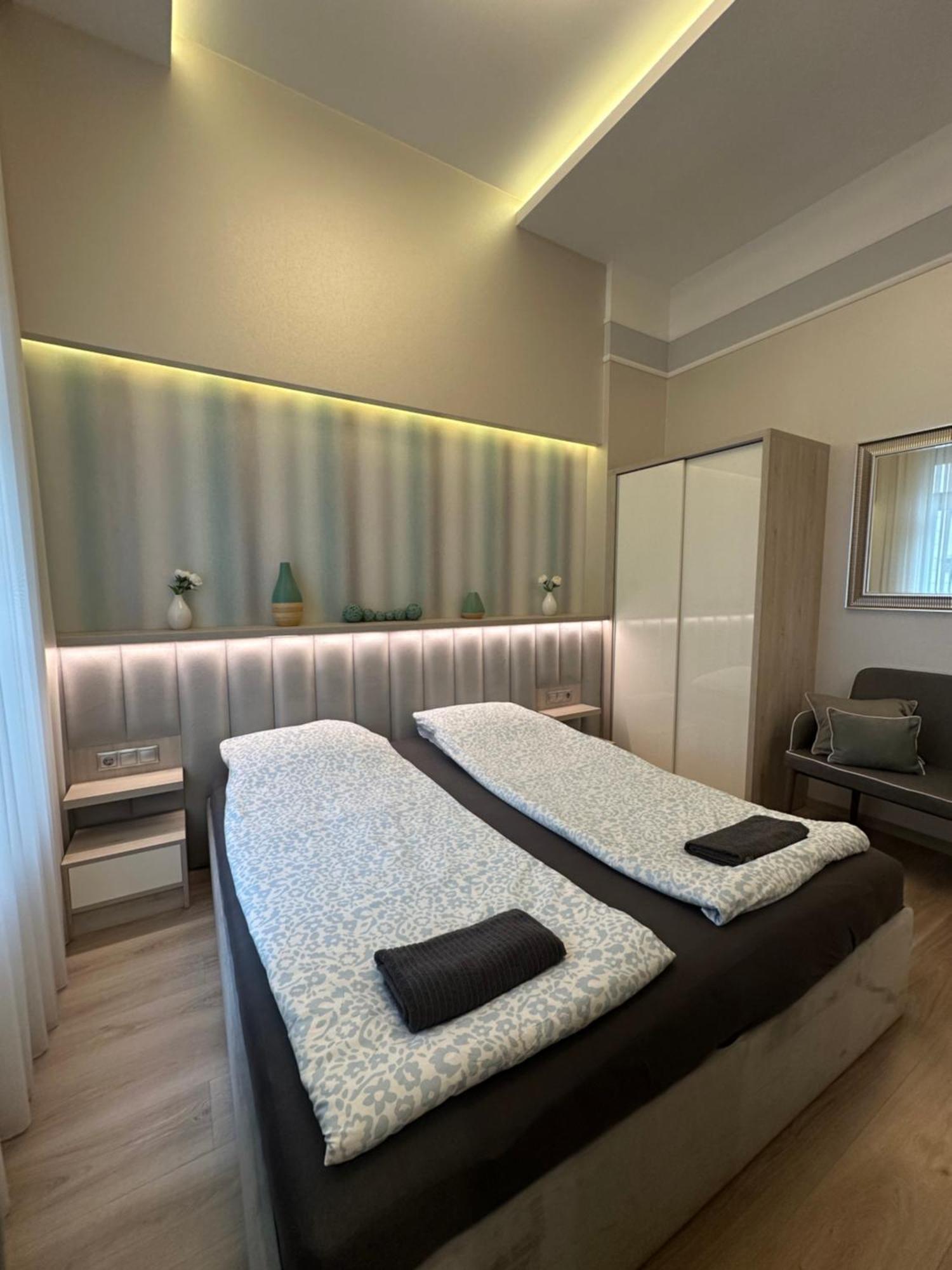Revay 20 Suites By Corall Budapest Bagian luar foto