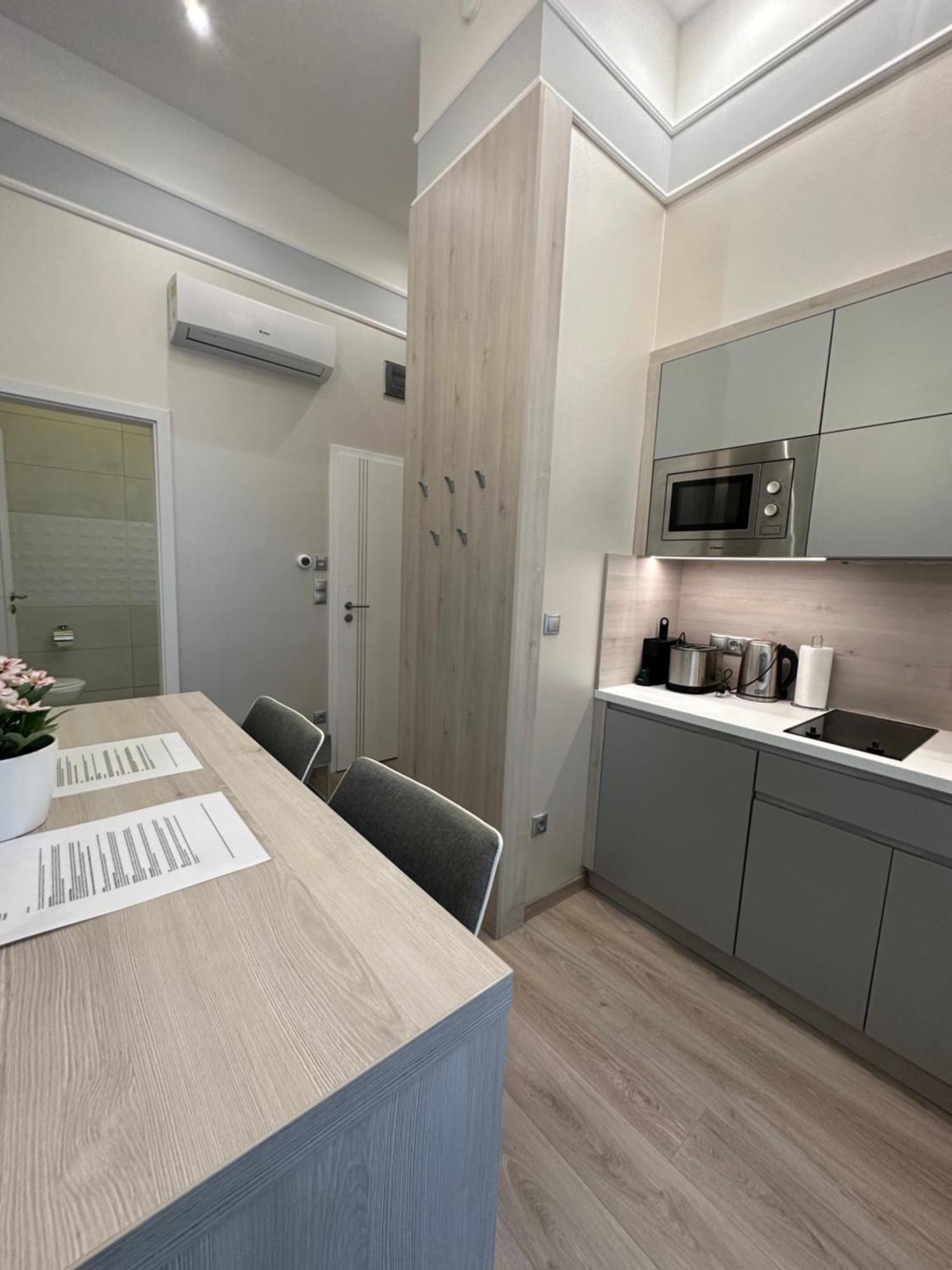 Revay 20 Suites By Corall Budapest Bagian luar foto