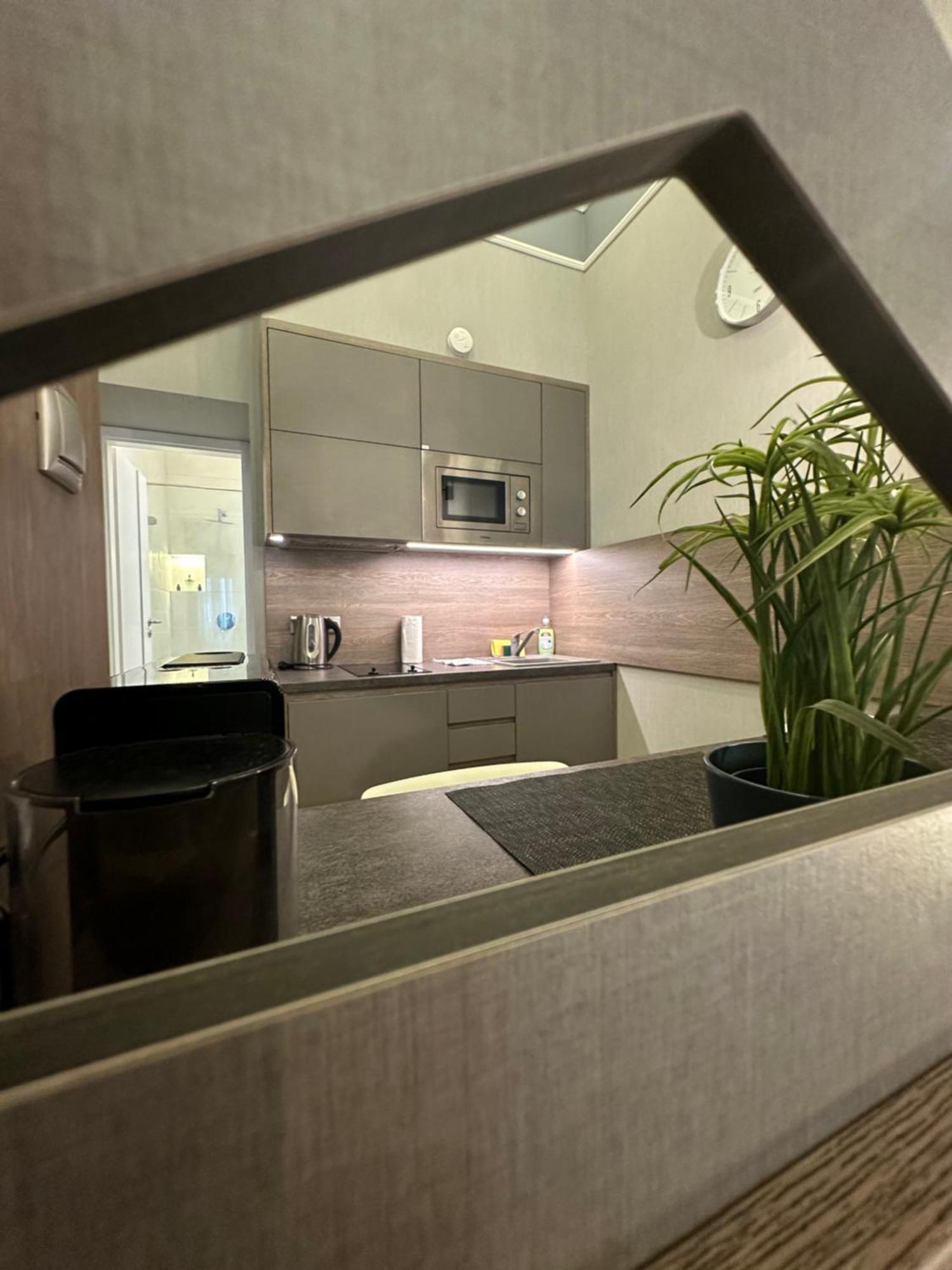 Revay 20 Suites By Corall Budapest Bagian luar foto