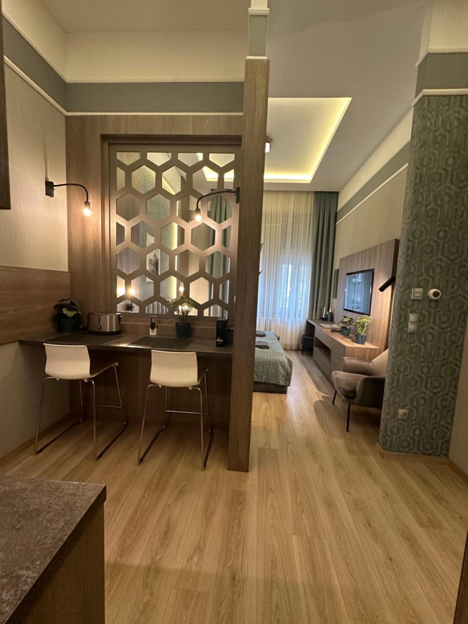 Revay 20 Suites By Corall Budapest Bagian luar foto