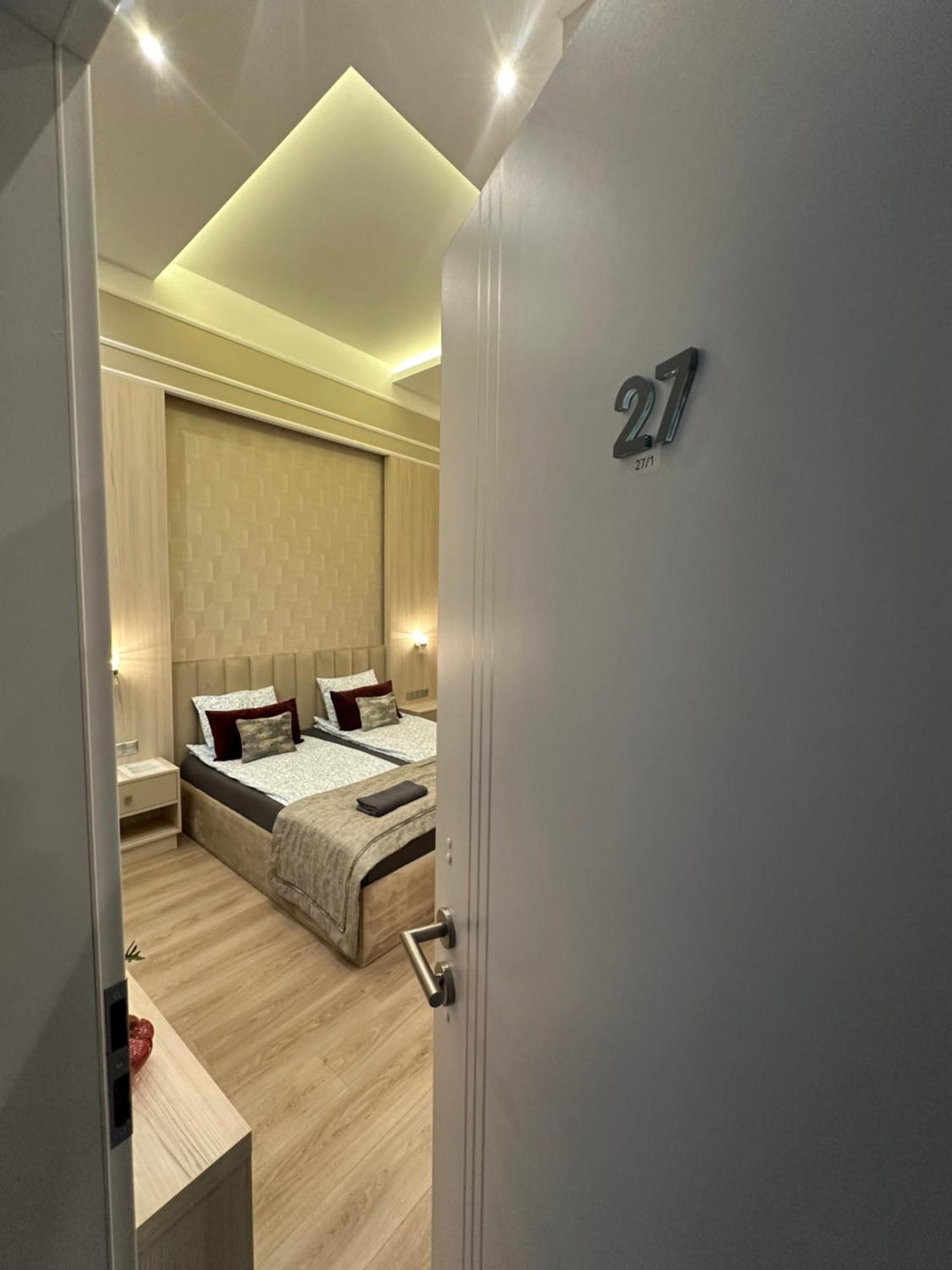 Revay 20 Suites By Corall Budapest Bagian luar foto