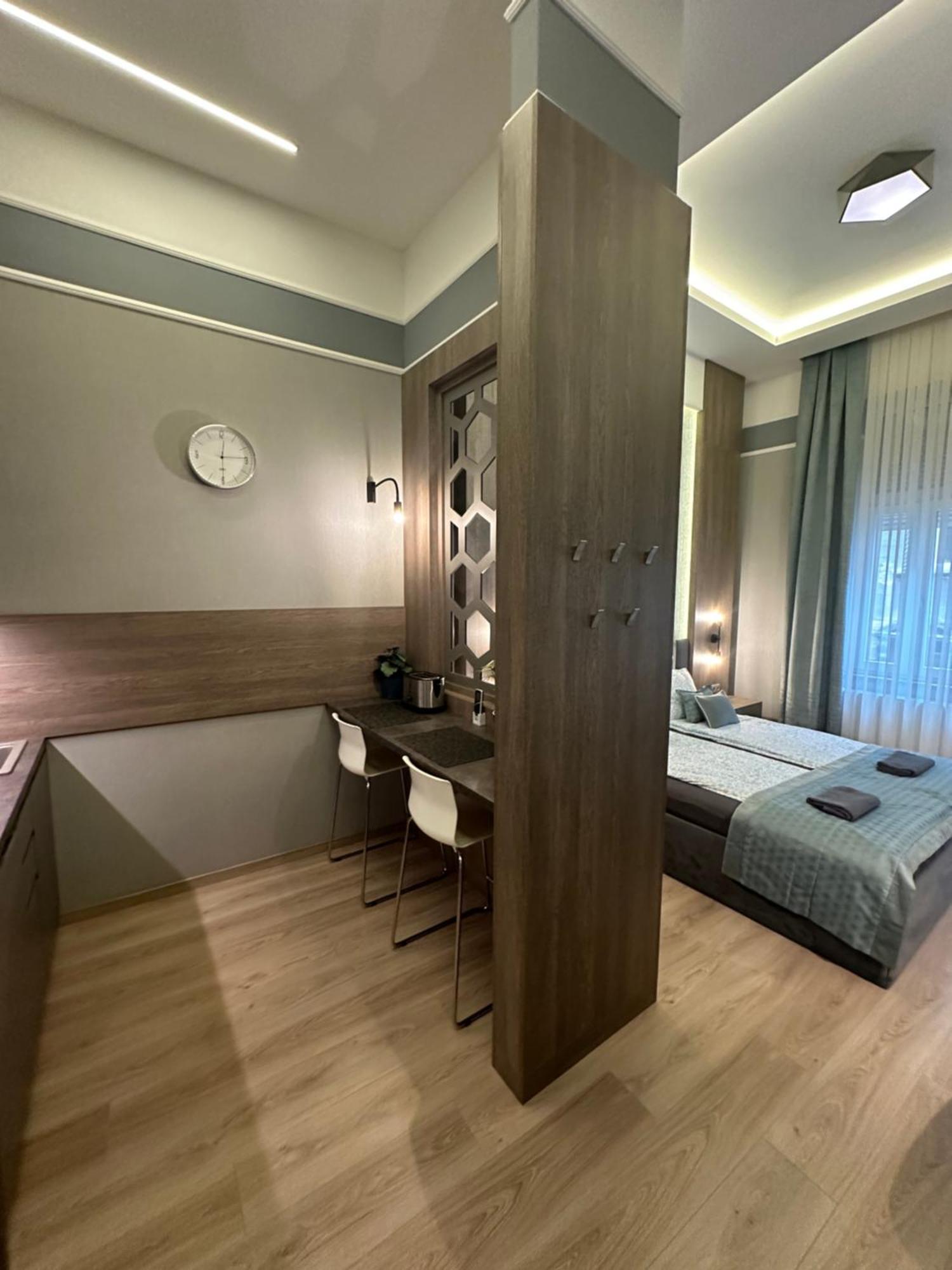 Revay 20 Suites By Corall Budapest Bagian luar foto