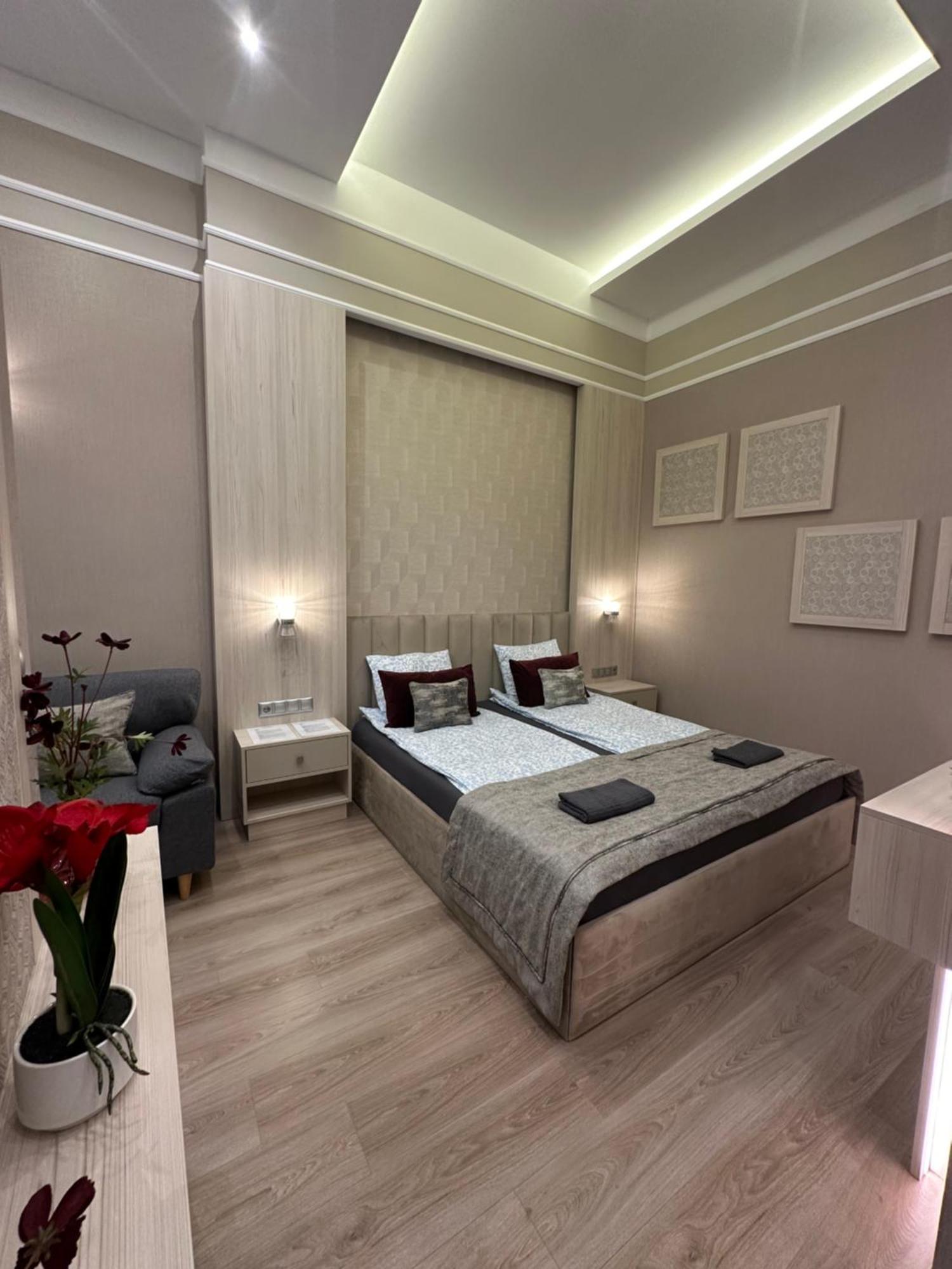 Revay 20 Suites By Corall Budapest Bagian luar foto